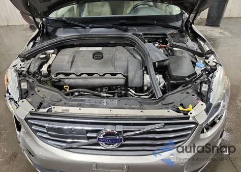 2015 Volvo Xc60 T6 Platinum z USA, uszkodzony, nr VIN YV4902RM5F2641146